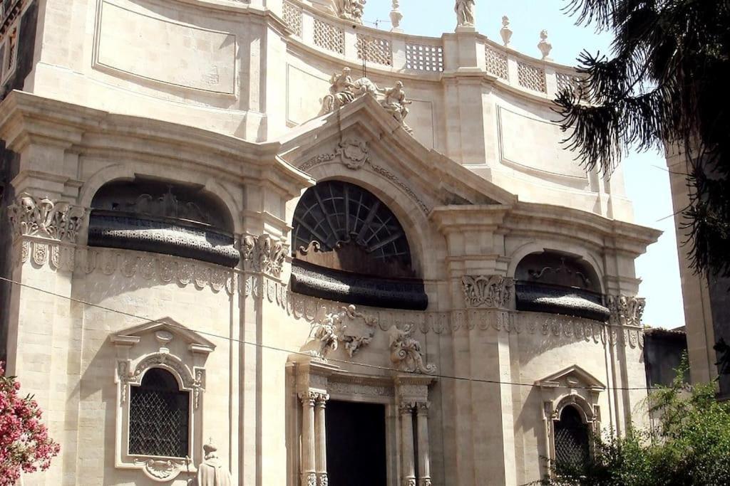 Апартаменты Casa D'Amico Al Duomo Катания Экстерьер фото
